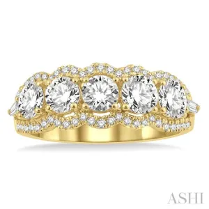 1 1/2 Ctw Baguette and Round Cut Diamond Fashion Ring in 14K Yellow Gold