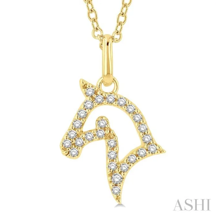 1/10 Ctw Horse Head Petite Round Cut Diamond Fashion Pendant With Chain in 10K Yellow Gold