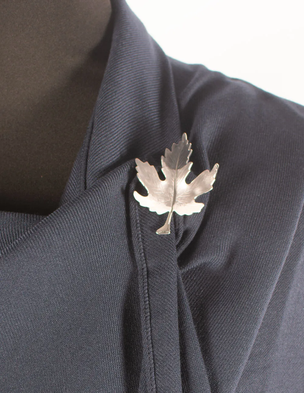 Brooch | Leaf | Silver, Grey & White