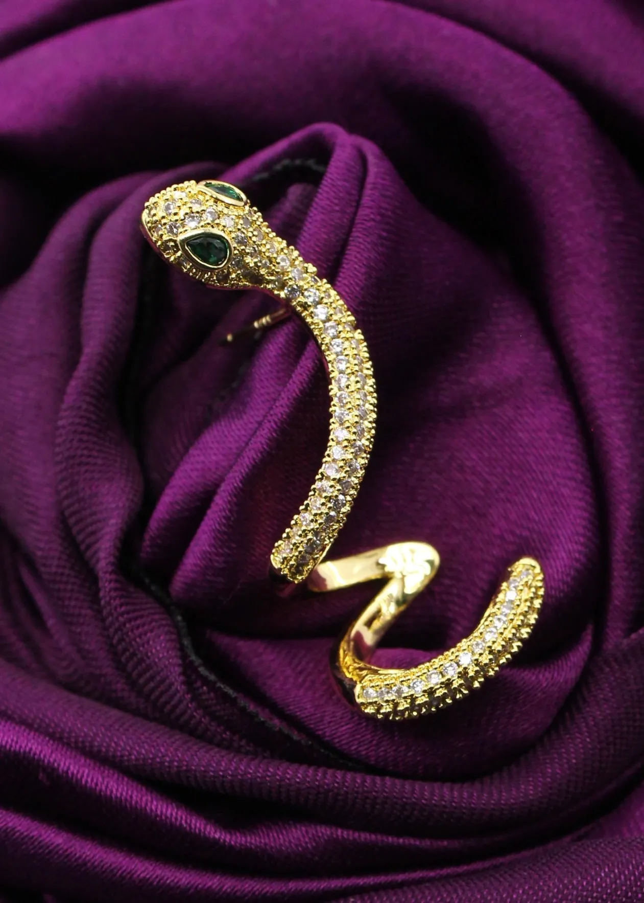 CLASSIC SNAKE EAR-CUFF