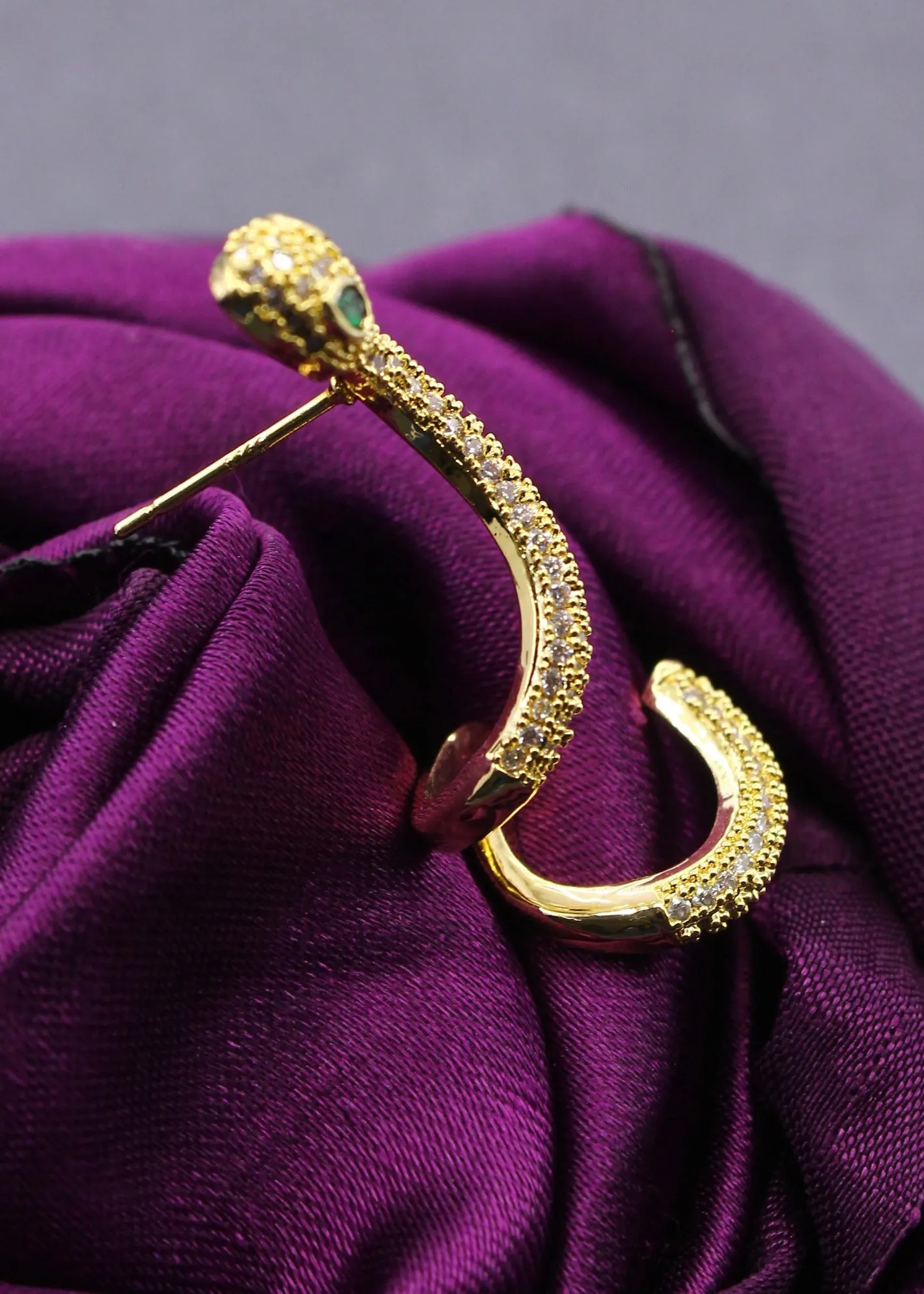 CLASSIC SNAKE EAR-CUFF