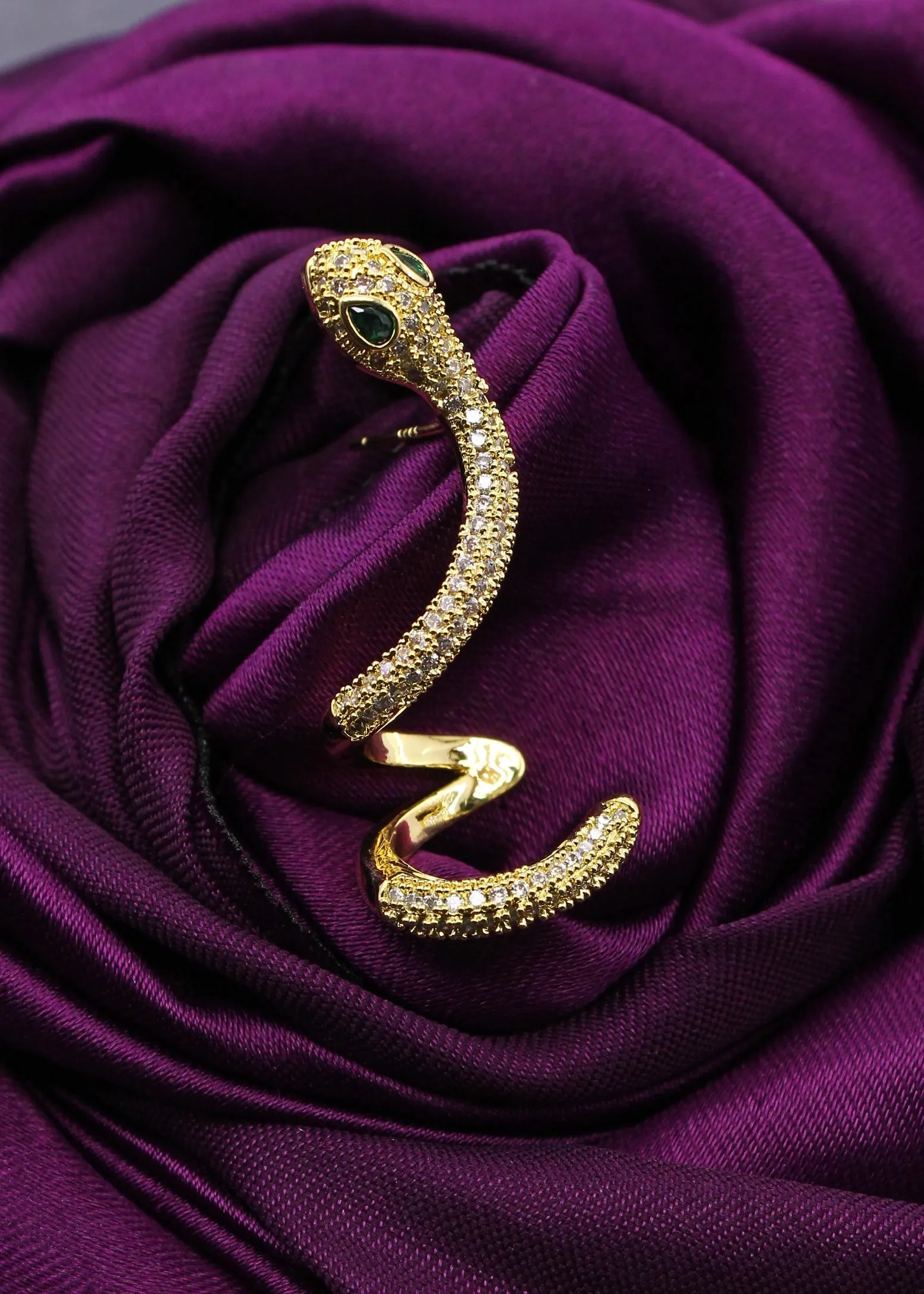 CLASSIC SNAKE EAR-CUFF