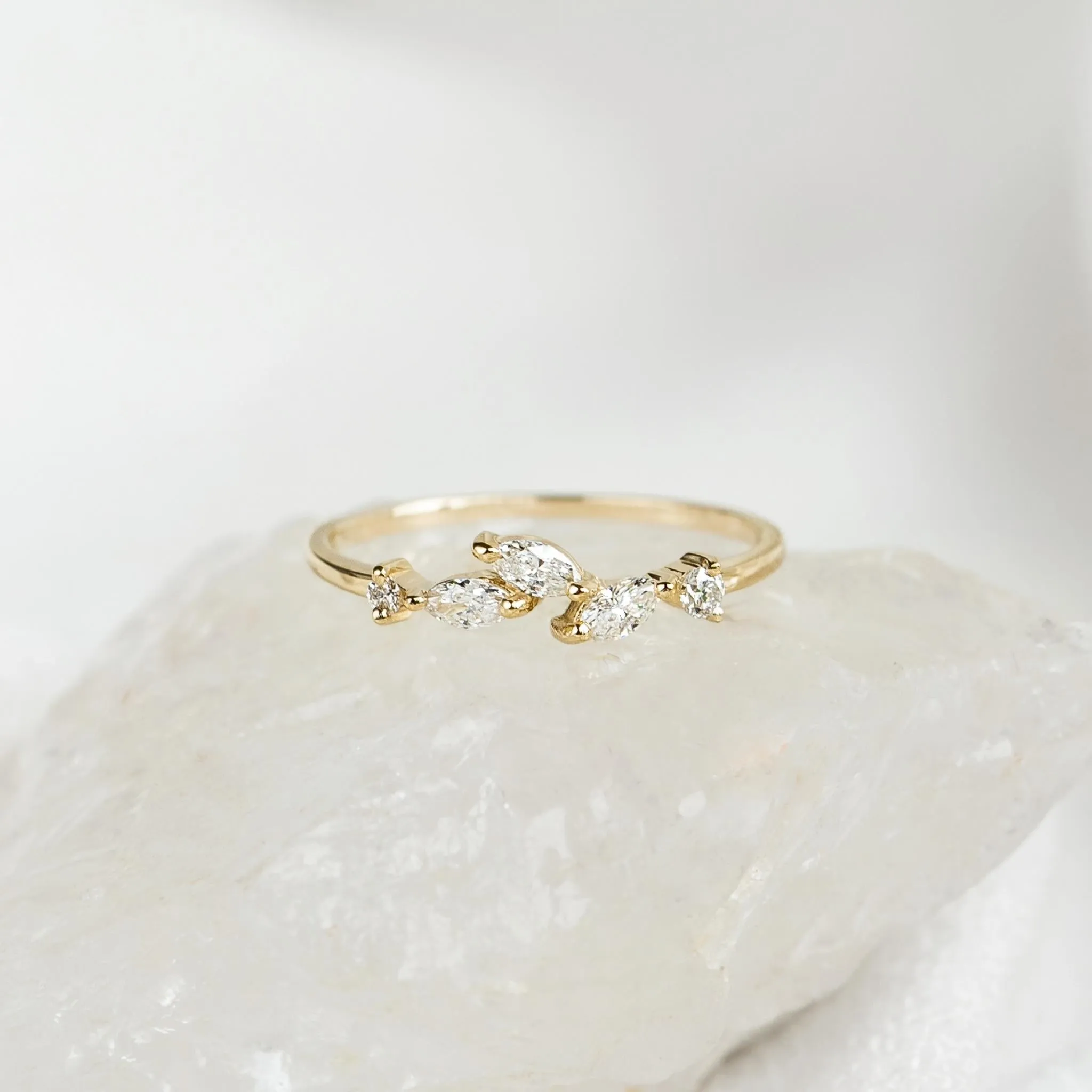 Diamond Leaf Ring 14k Gold - Noemi