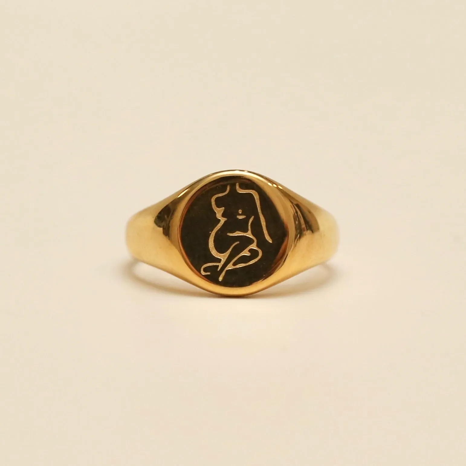 silhouette engraved Signet Ring